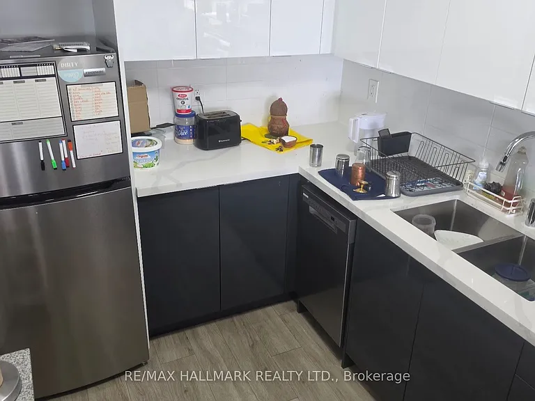 15 Martha Eaton Way #1705 — Photo 12