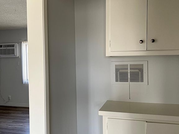5th image of 17830 Magnolia Blvd APT 10