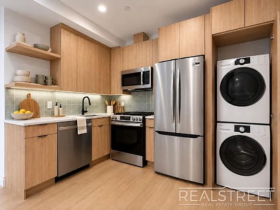 3rd image of 97 Ralph Ave #3R