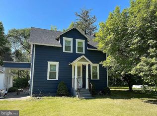 33 Sportsman Rd, Penns Grove, NJ 08069