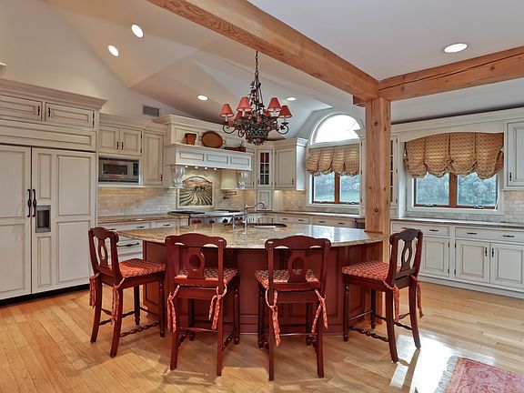 4th image of 50 Cedar Dr E
