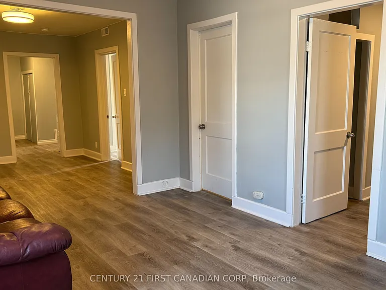 1072 Dundas St #3 — Photo 17