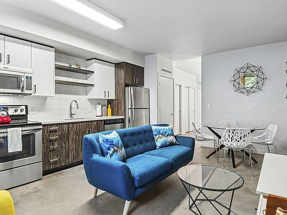 3rd image of 2004 SW Jefferson St APT 212