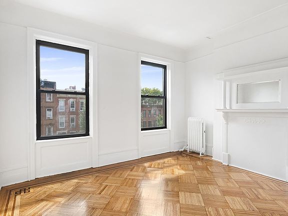 2nd image of 585 Park Pl APT 2L