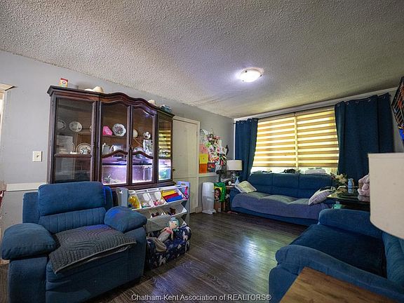 3rd image of 34 Campbell St