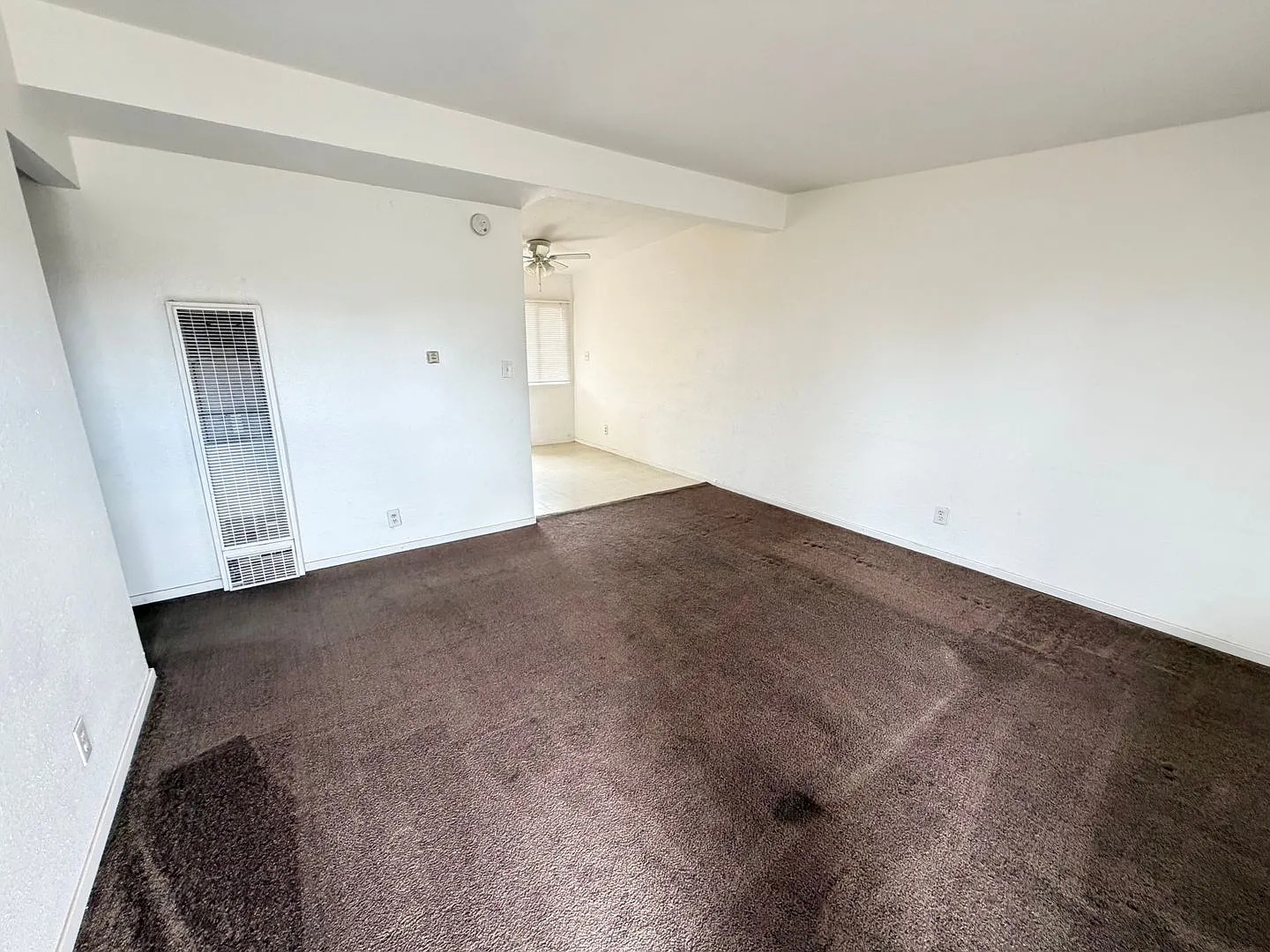 Cozy two bedroom, available for move in now! — Photo 3