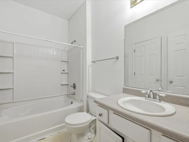 1202 Walden Park Dr — Photo 5
