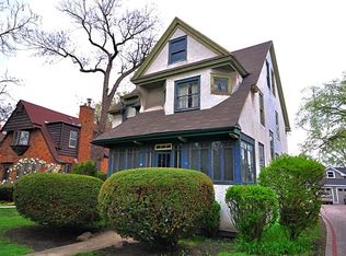 90 Lawton Rd, Riverside, IL 60546