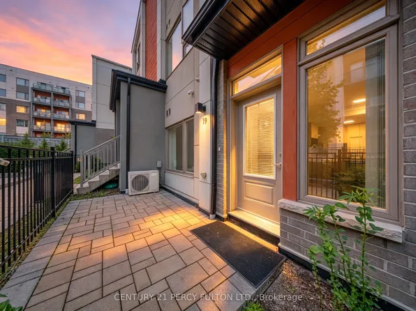 70 Orchid Place Dr #Townhouse 19, Toronto, ON M1B 0C4