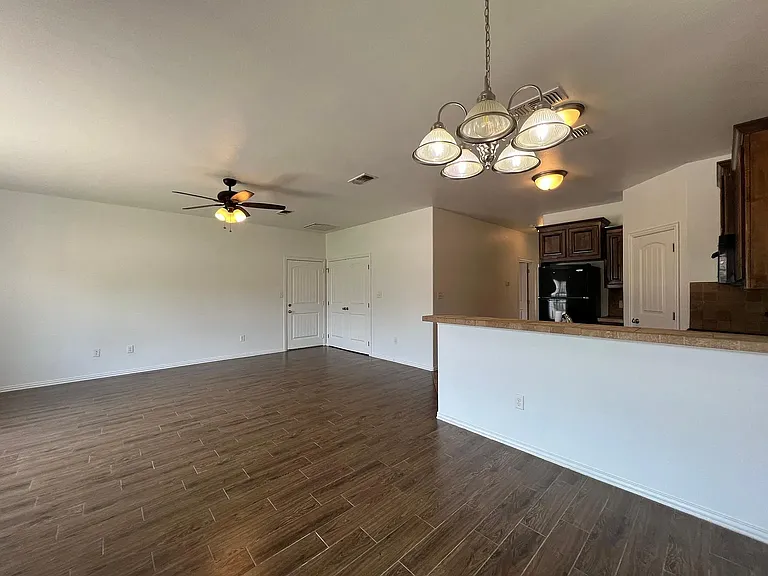 1825 N Paddock St — Photo 4