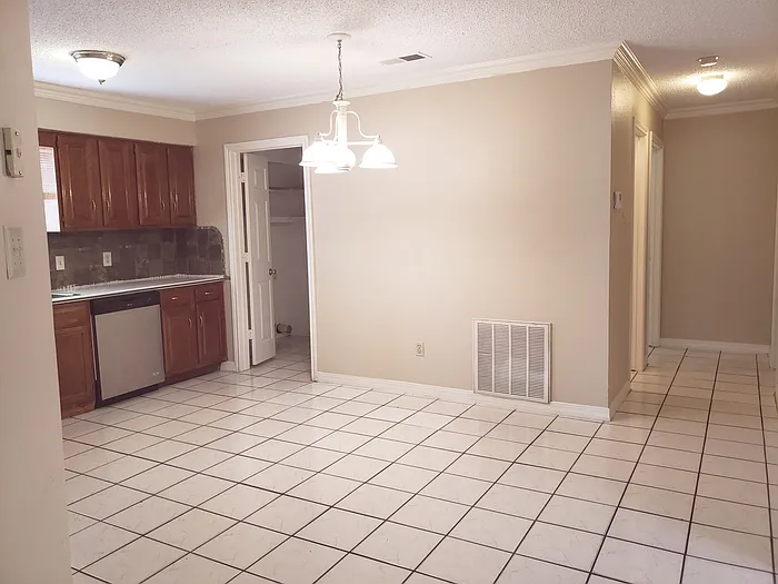 2217 Rockwood Dr — Photo 13