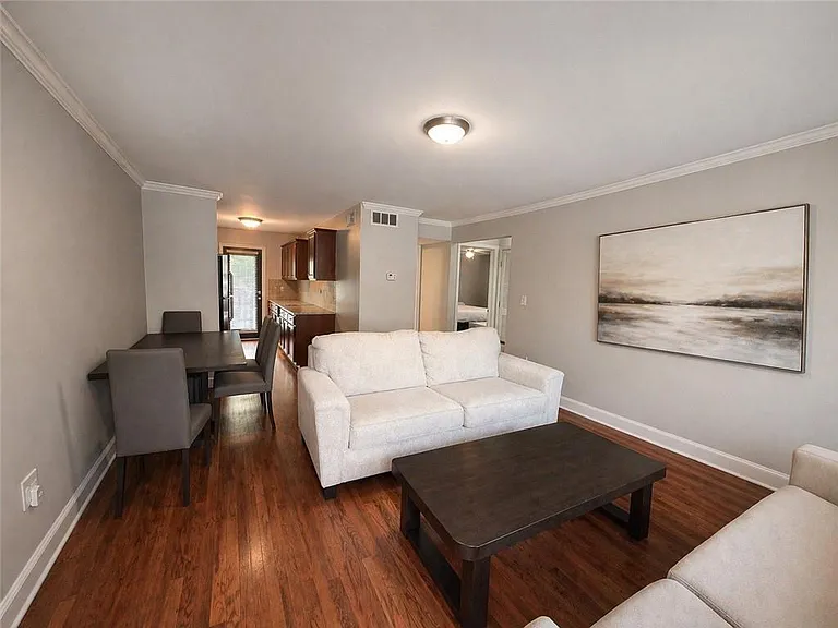 48 Peachtree Ave #221 — Photo 3