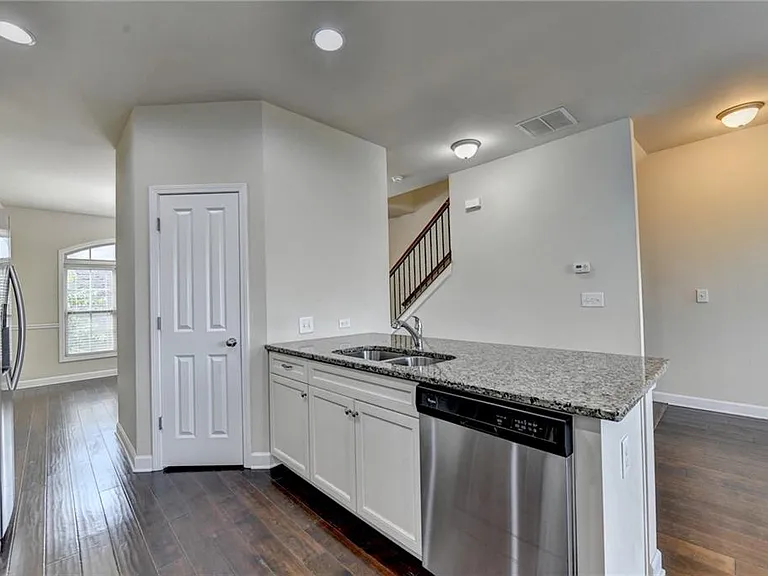 4307 Tacoma Trce — Photo 12