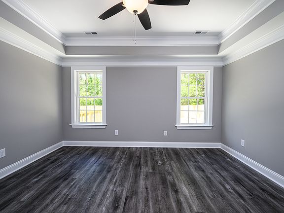 3rd image of 403 Hart Dr