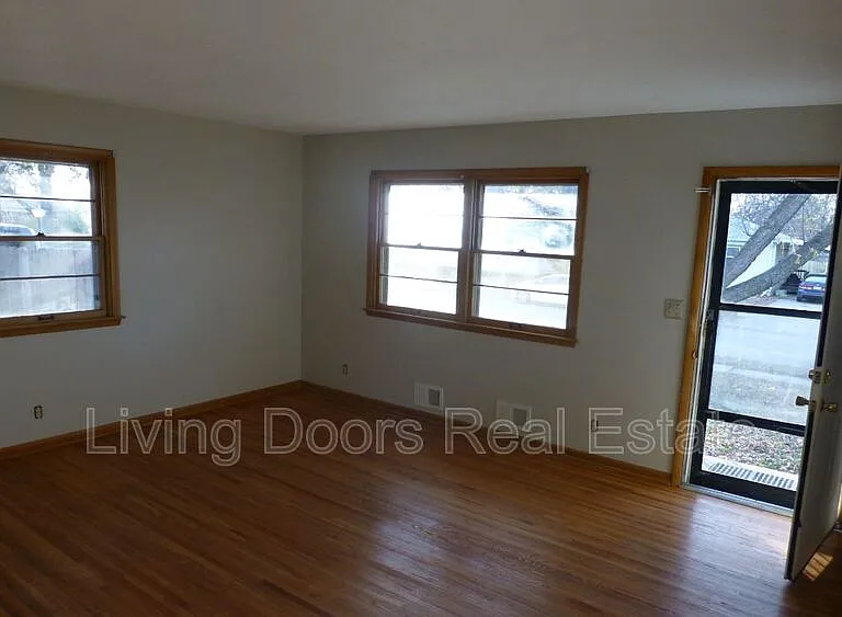 3910 N 12th St — Photo 9