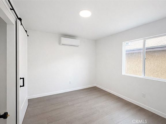 5th image of 6907 Noble Ave