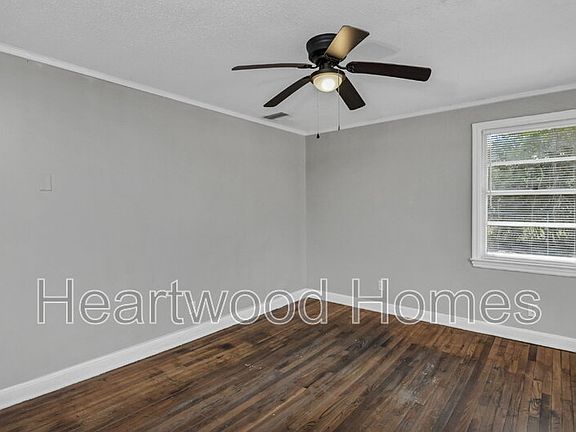 3rd image of 3300 Margrave Rd Unit B