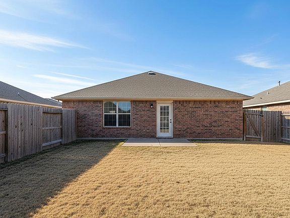 2nd image of 2615 S Elm Pl