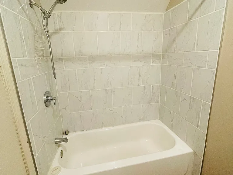 821 Oak St #1 — Photo 10