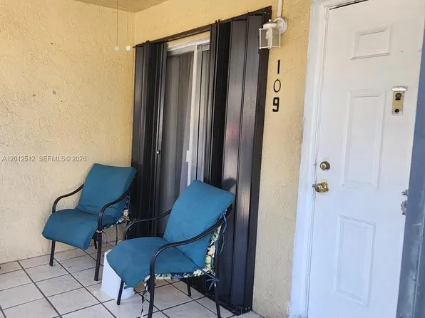 15619 SW 73rd Circle Ter #9-10, Miami, FL 33193