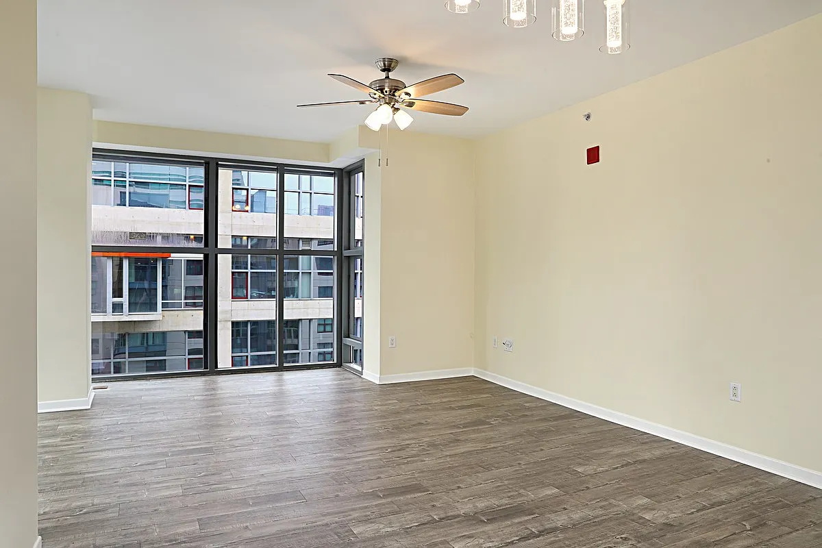 East Village 2 bedroom 2 bath condo in Metrome! — Photo 3