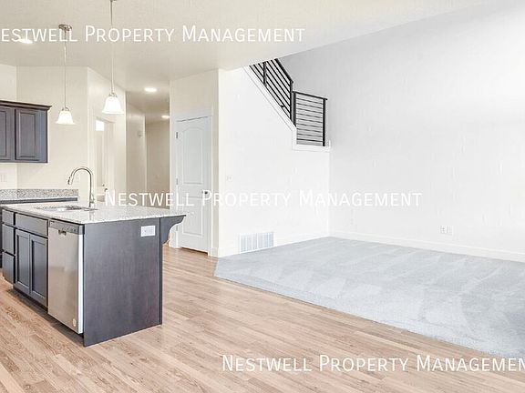 5th image of 989 W Coral Charm Way