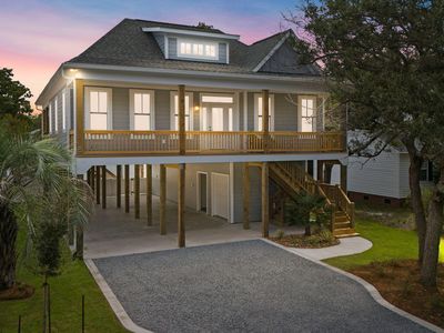 210 NE 42nd Street, Oak Island, NC, 28465