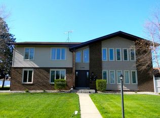 1100 Camellia Dr, Munster, IN 46321