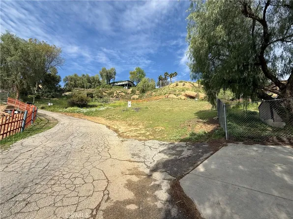 7365 Webb Rd, Chatsworth, CA 91311