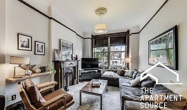 1st image of 2324 W Armitage Ave #1F