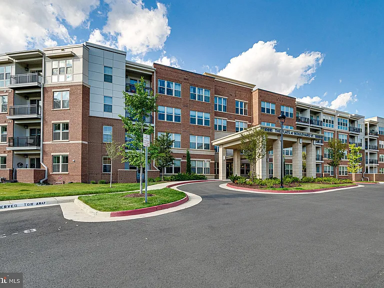 10755 Fairgrounds Dr #326 — Photo 1
