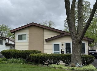546 N Wisconsin Ave, Villa Park, IL 60181