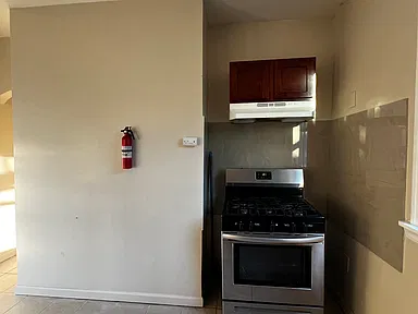 923 S 17th St #2 — photo 2 of 6