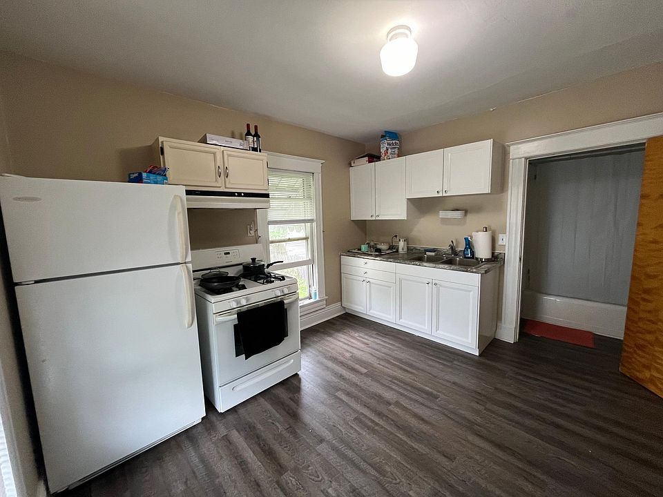 1st image of 601 Evergreen St