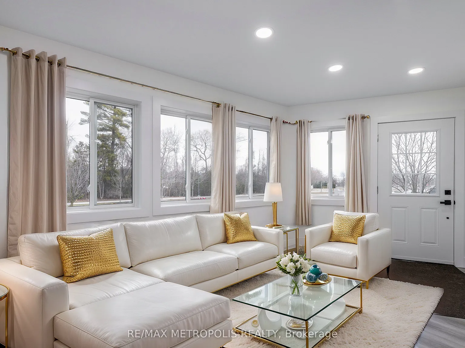 3 bed, $2,860 — Photo 2