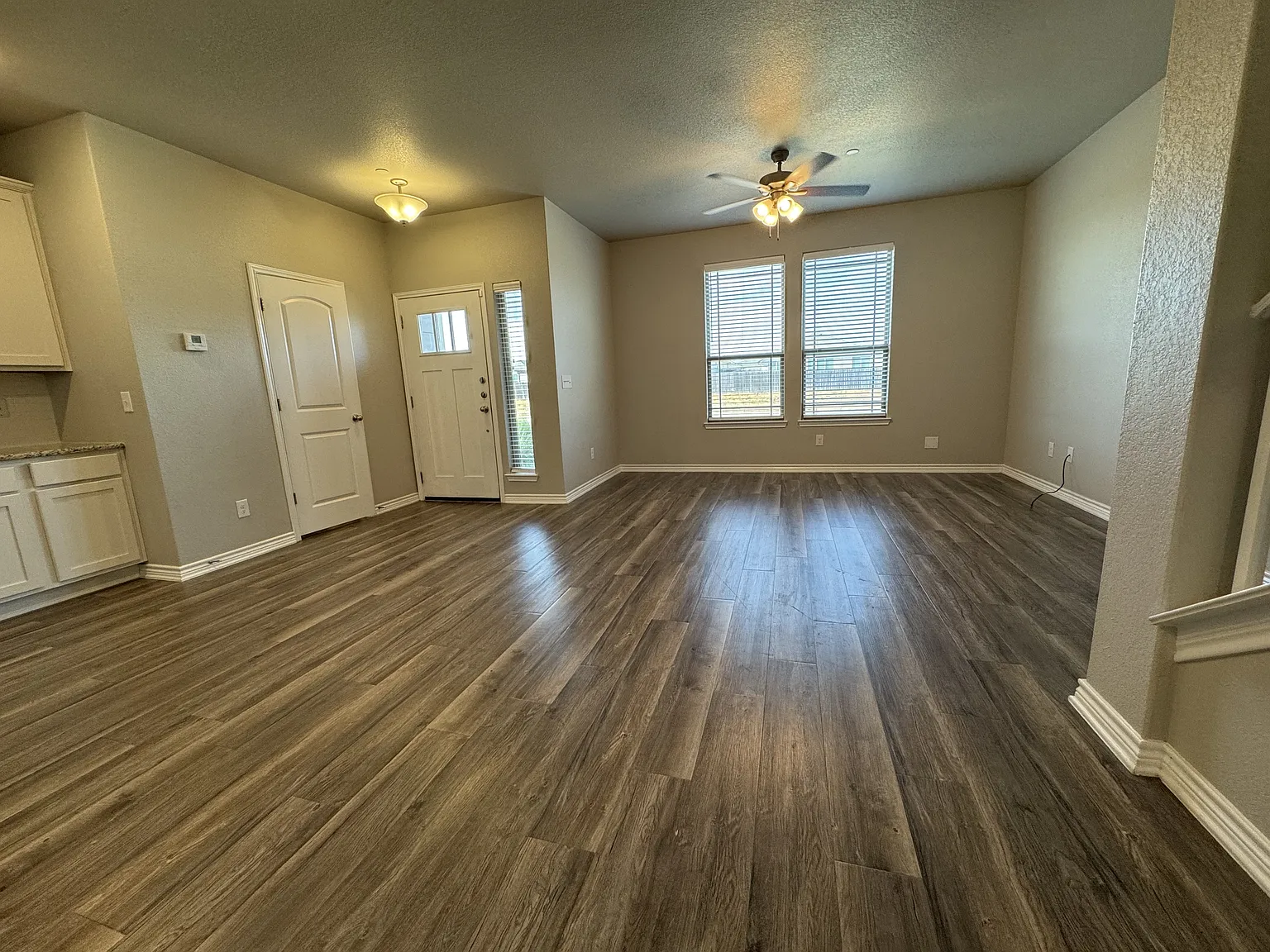 7611 Stonehollow Dr — Photo 3