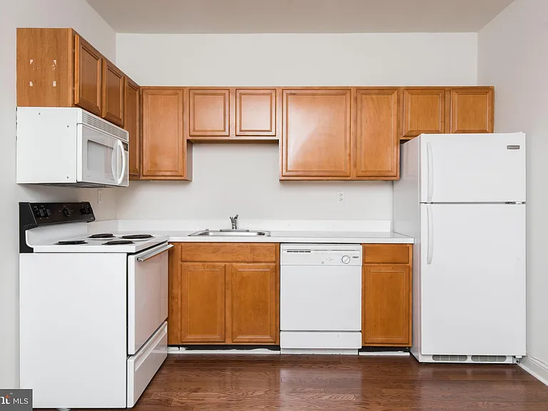 1411-4 Walnut St #803 — Photo 6