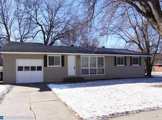 8131 Beechwood Dr, Lincoln, NE 68510