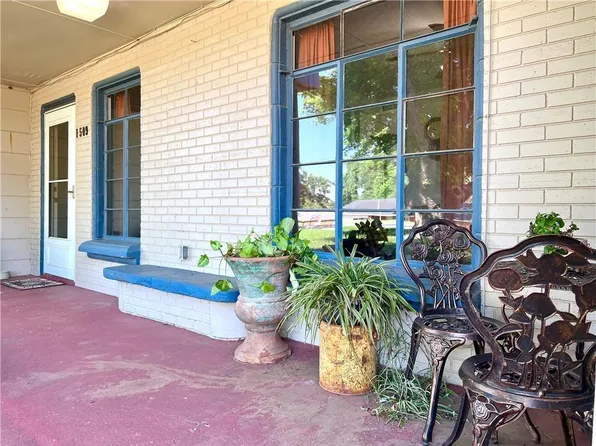 1509 S 21st St, Chickasha, OK 73018