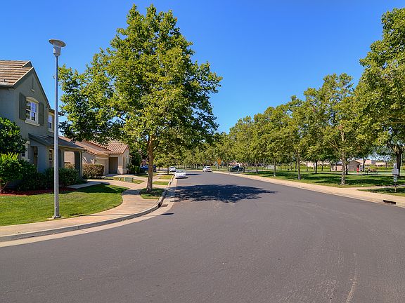 3rd image of 9563 Baypoint Way