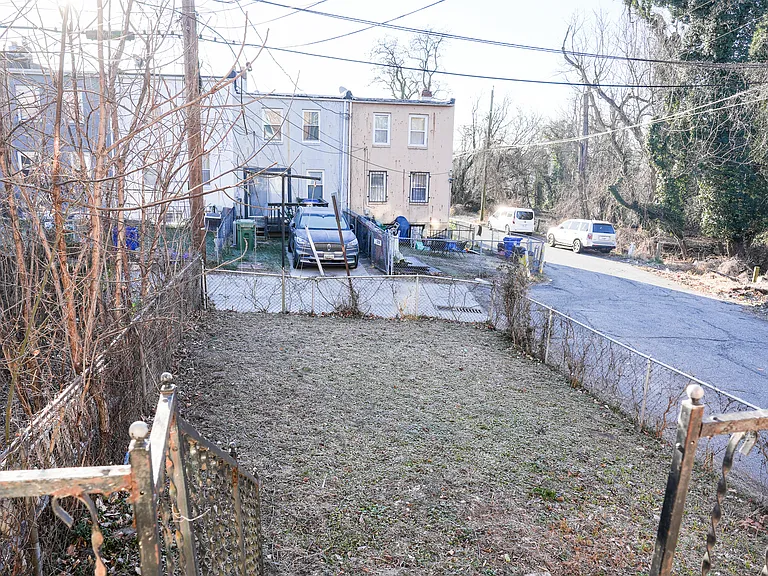 Normount Ave — Photo 10