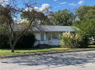 316 Division St, Charleston, IL 61920