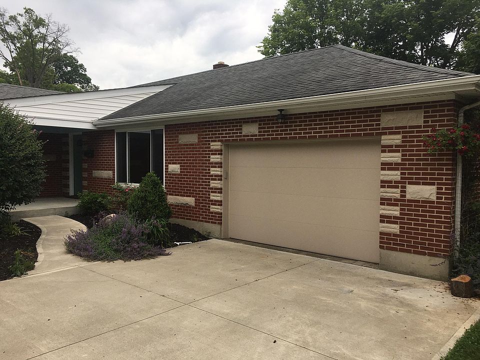 Entry way to the house. Warepropertiesfairfield@gmail.com