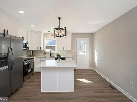 4th image of 8006 Blossom Wood Ct