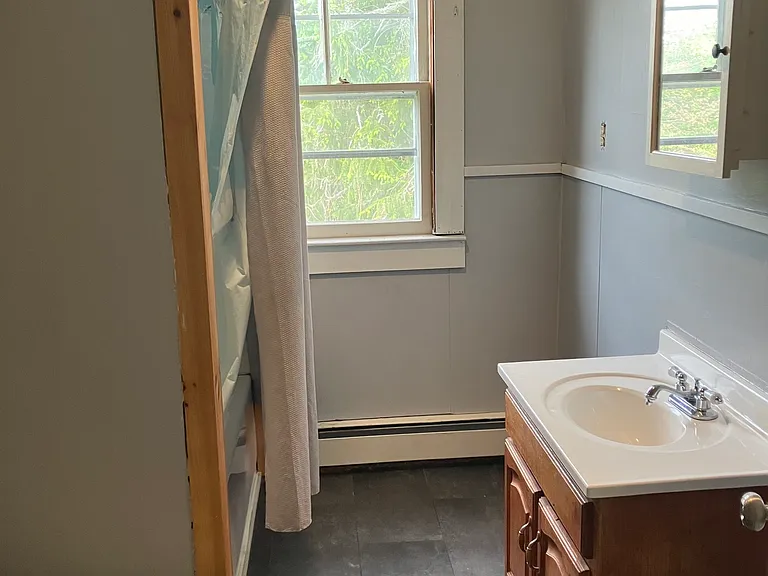 28 Village St — Photo 7