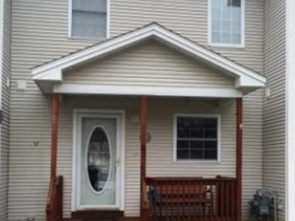 23 Twin Ct, Saint Albans, VT 05478