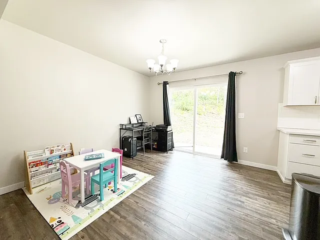 1261 NE Larson Blvd — Photo 10