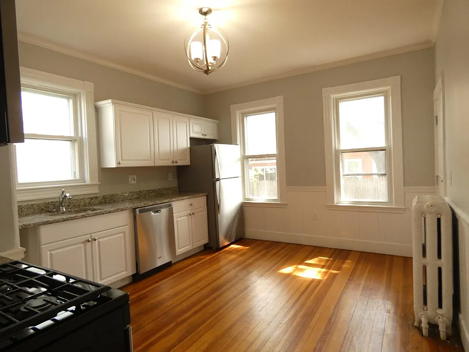 77 Saint Andrew Rd #1