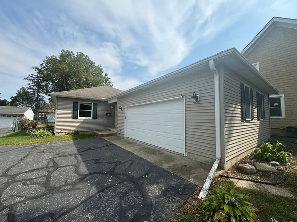 324 Monroe St, Genoa, IL 60135