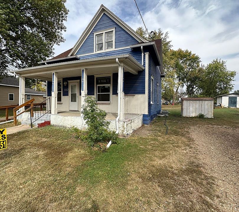 1st image of 512 W 3rd Ave